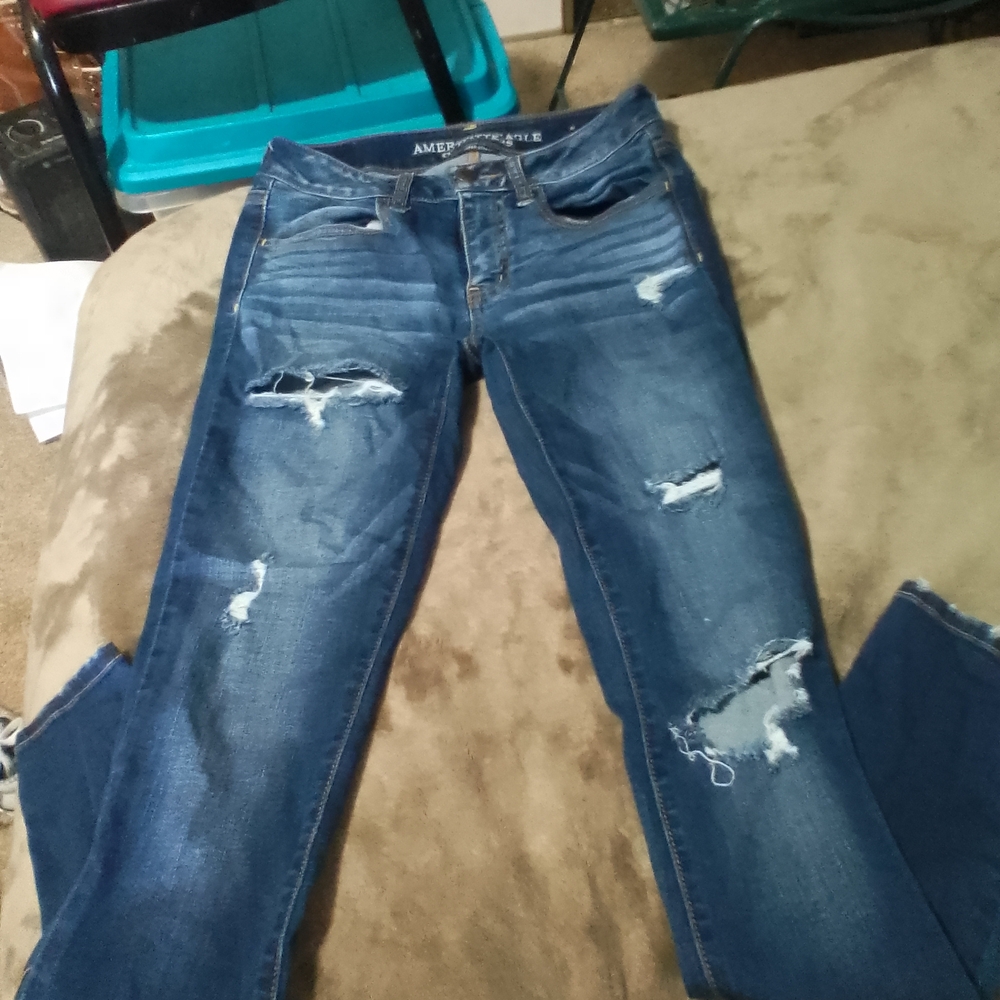 American Eagle Outfitters Women's Blue Distressed Jeans